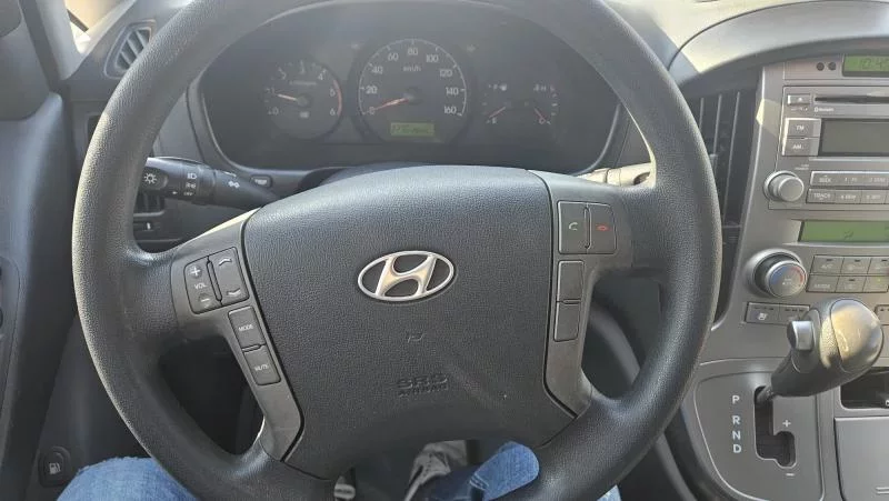 Hyundai Starex