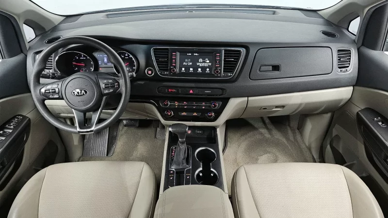 Kia Carnival