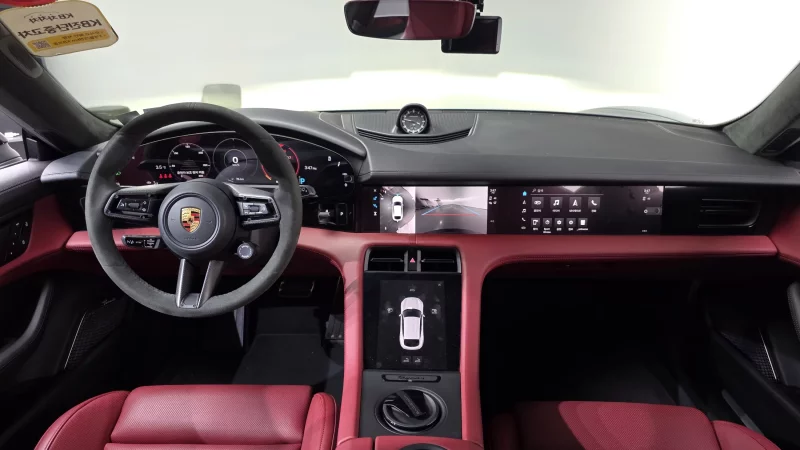 Porsche TAYCAN