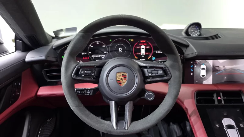 Porsche TAYCAN
