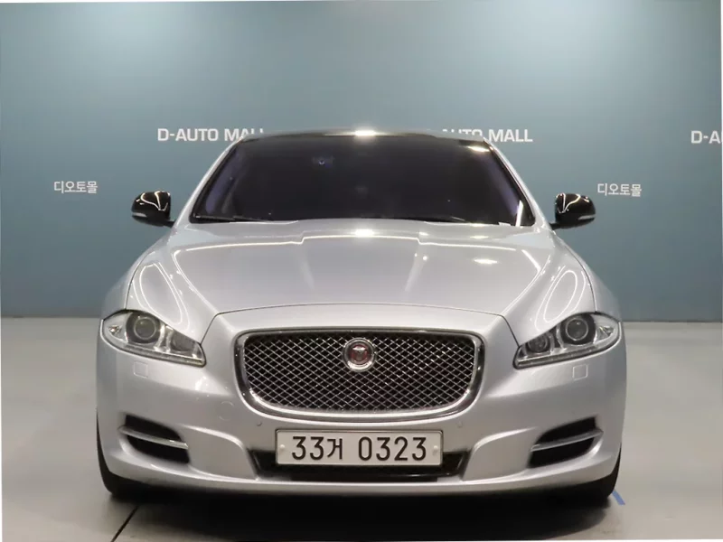Jaguar XJ