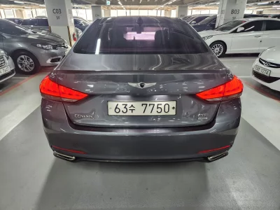 Hyundai Genesis