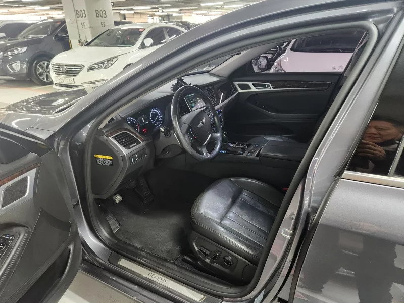 Hyundai Genesis