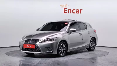 Lexus CT200h