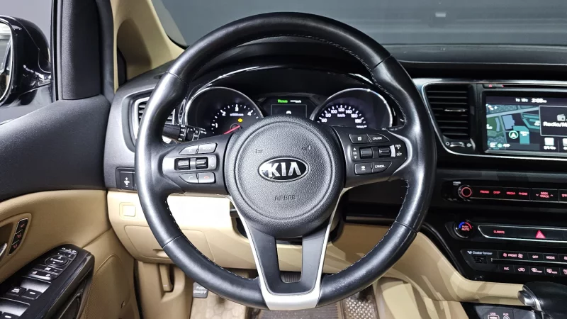 Kia Carnival