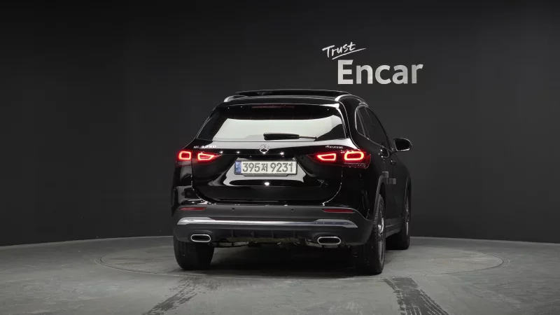 Mercedes-Benz GLA-Class