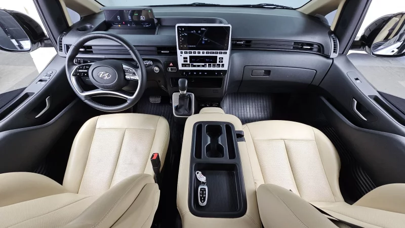 Hyundai Staria