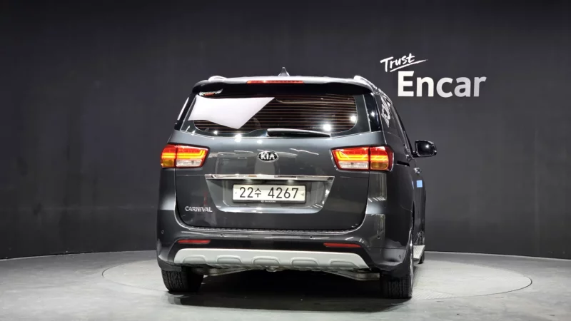 Kia Carnival