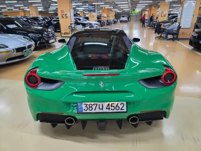Ferrari 488