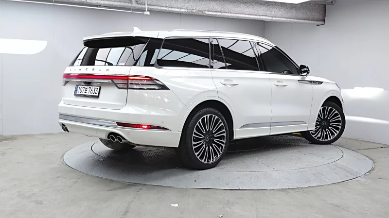 Lincoln AVIATOR
