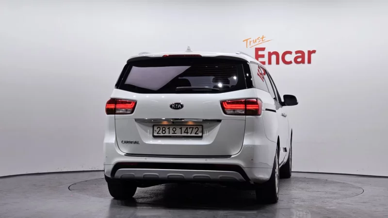 Kia Carnival