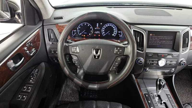 Hyundai Equus