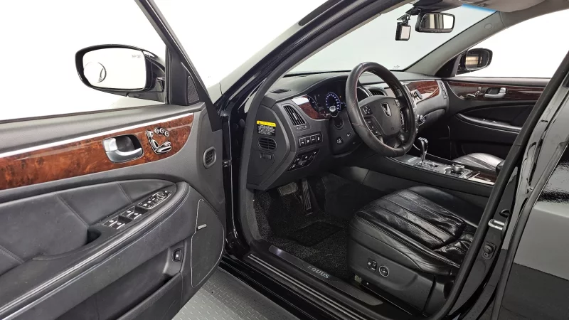 Hyundai Equus