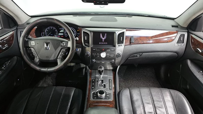 Hyundai Equus