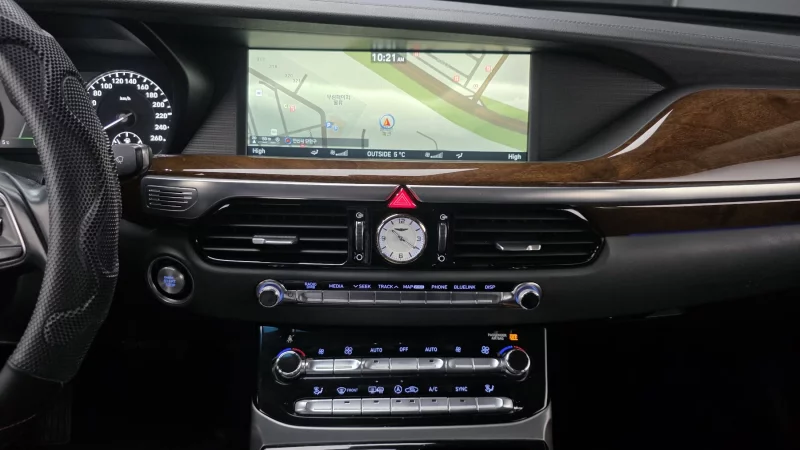 Genesis EQ900