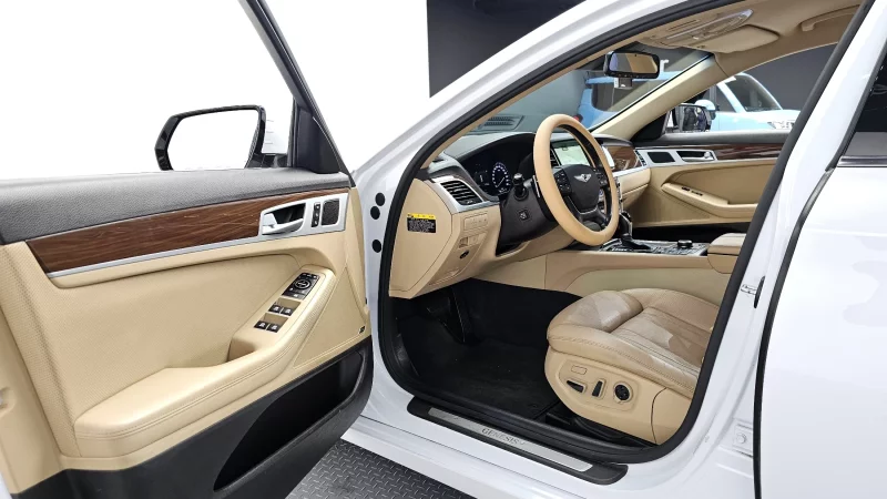 Hyundai Genesis