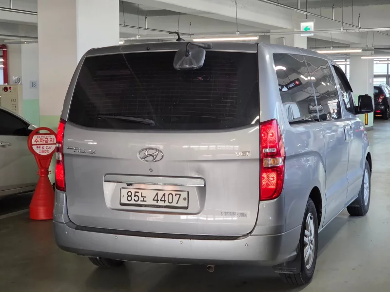 Hyundai Starex