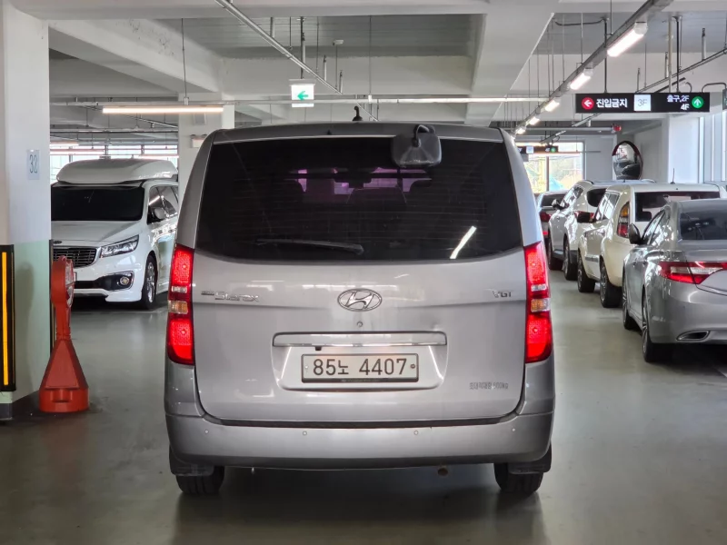Hyundai Starex