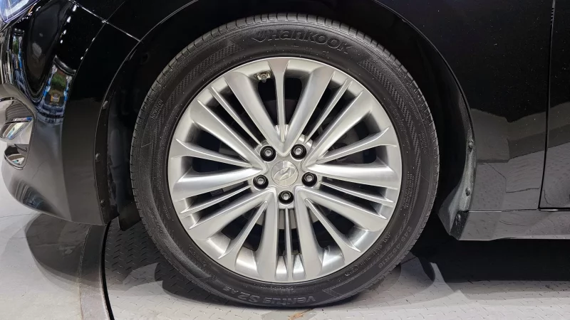 Hyundai Aslan