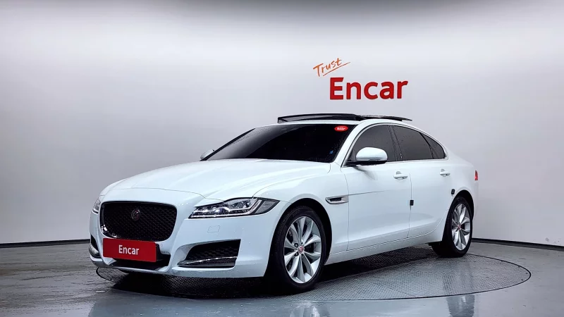 Jaguar XF
