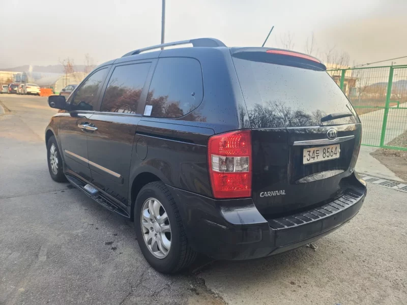 Kia Carnival