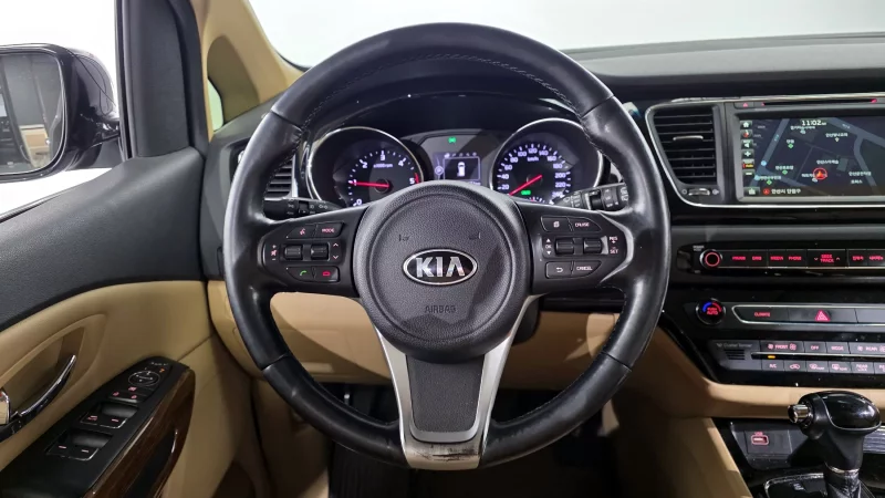 Kia Carnival