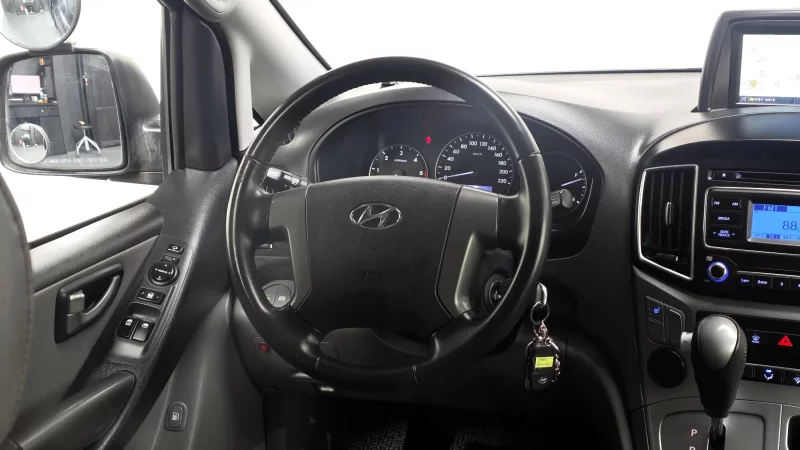 Hyundai Grand Starex