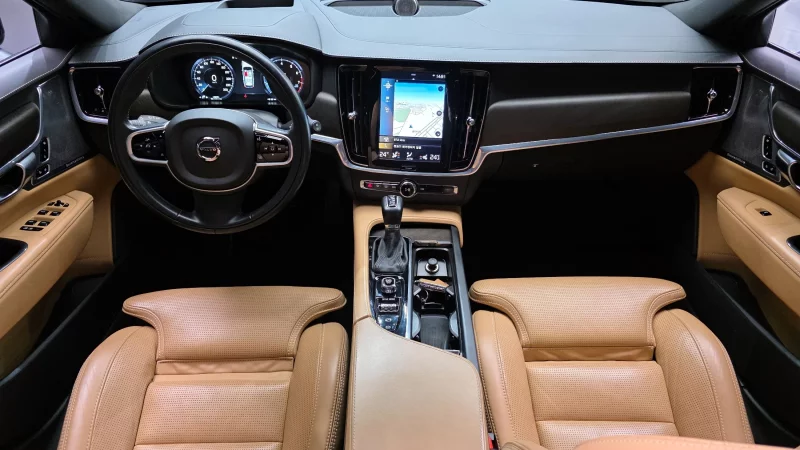 Volvo V90