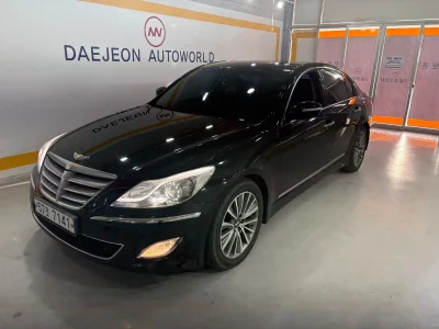Hyundai Genesis