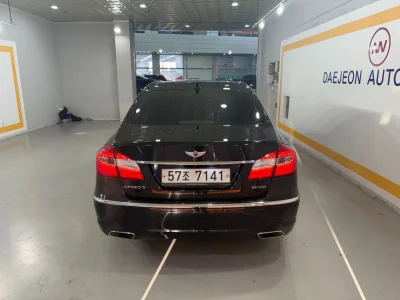 Hyundai Genesis