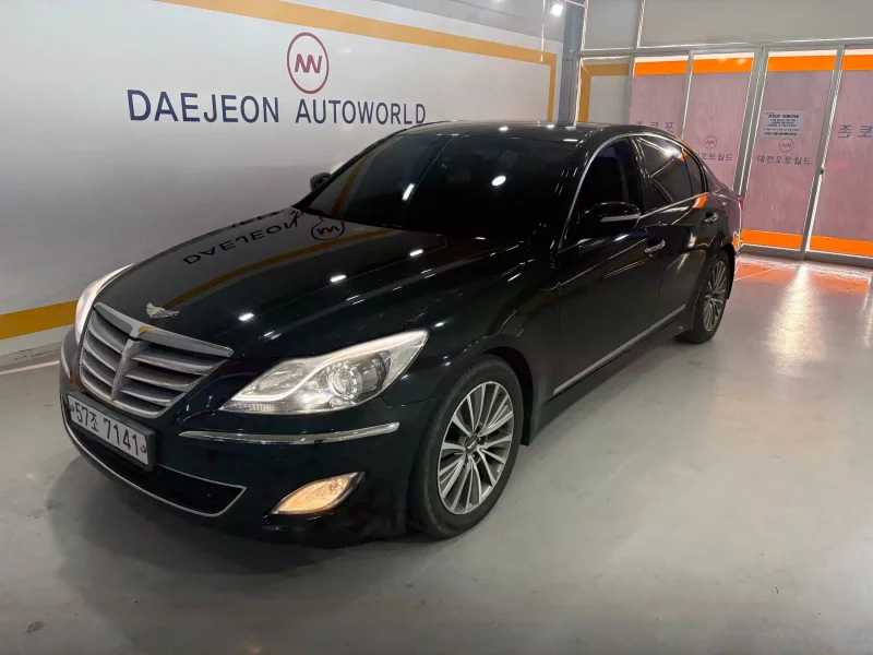 Hyundai Genesis