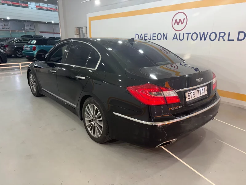 Hyundai Genesis