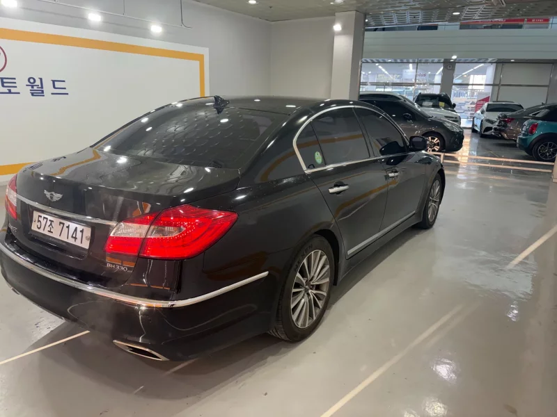 Hyundai Genesis