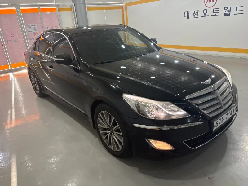 Hyundai Genesis