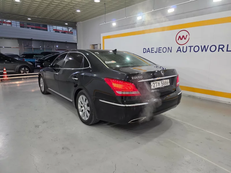 Hyundai Equus