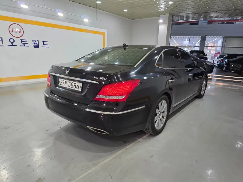 Hyundai Equus