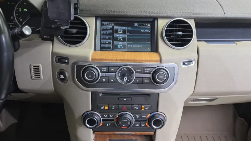 Land Rover DISCOVERY