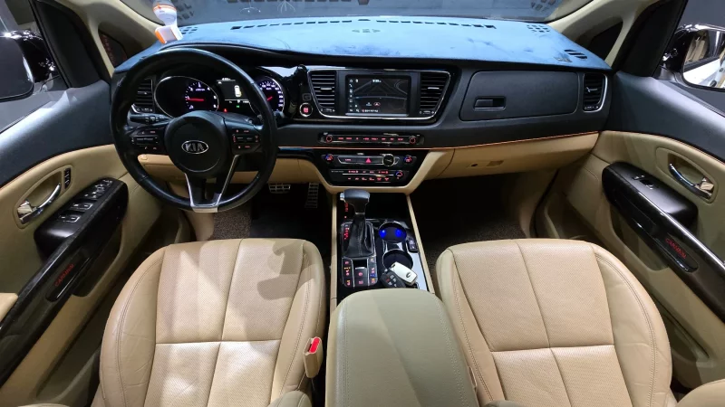 Kia Carnival
