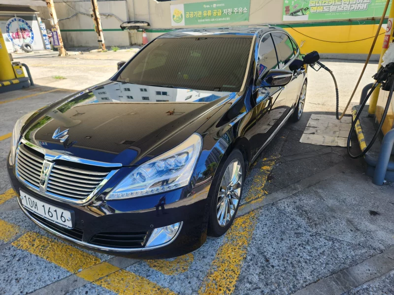 Hyundai Equus