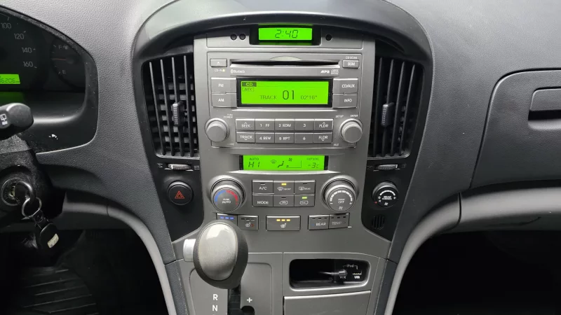 Hyundai Starex