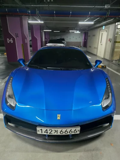 Ferrari 488