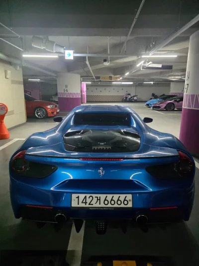 Ferrari 488