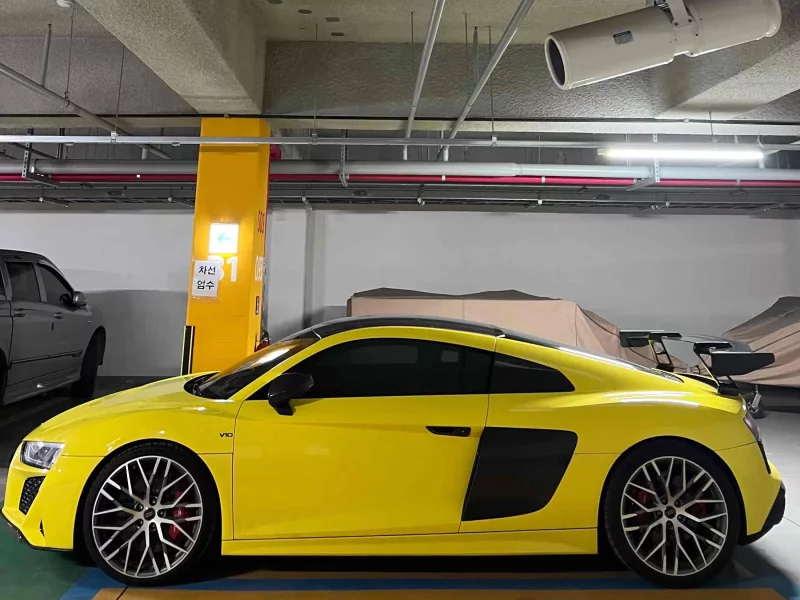 Audi R8