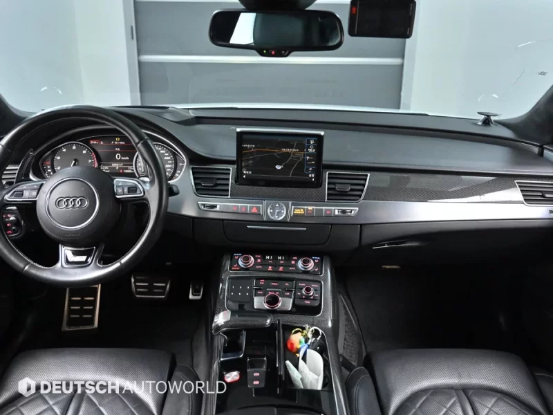 Audi S8