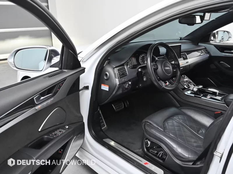 Audi S8