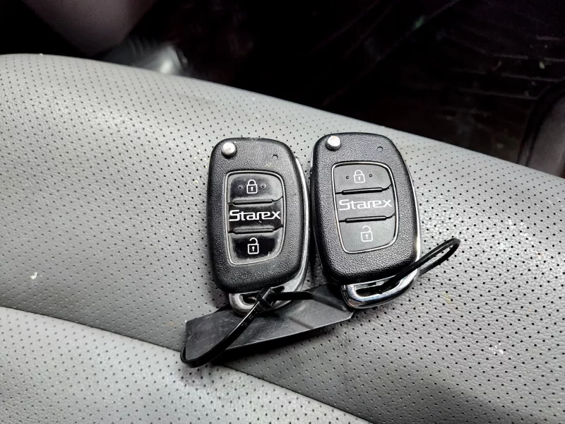 Hyundai Starex