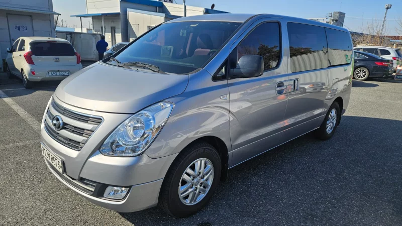 Hyundai Starex