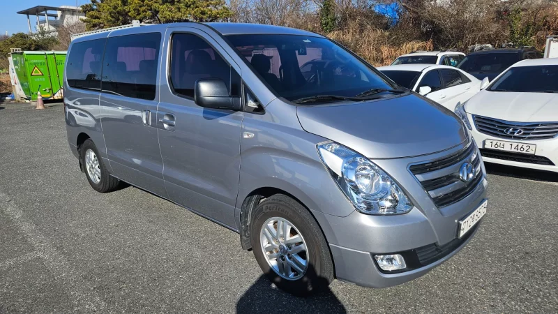 Hyundai Starex