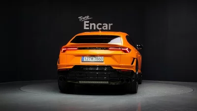 Lamborghini URUS