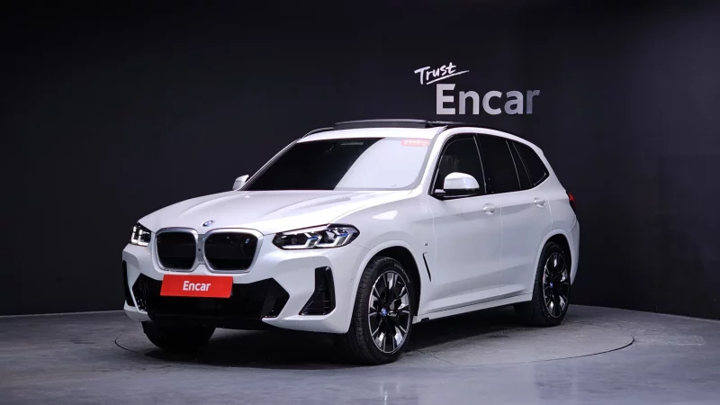 BMW iX3